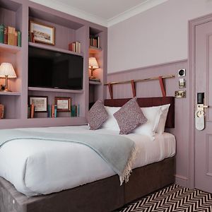 Kleine Kamer met een King Size Bed